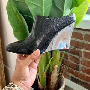 👠 Beau Ashe Black Snake Print Mule Heels